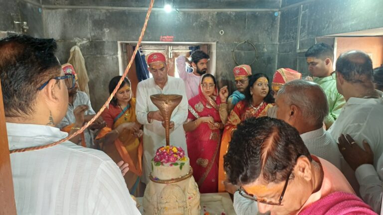 प्रवासी माहेश्वरी समाज उदयपुर की ओर से अमरख जी महादेव में शिव अभिषेक व आम मनोरथ का आयोजन संपन्न